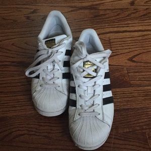 Adidas superstars